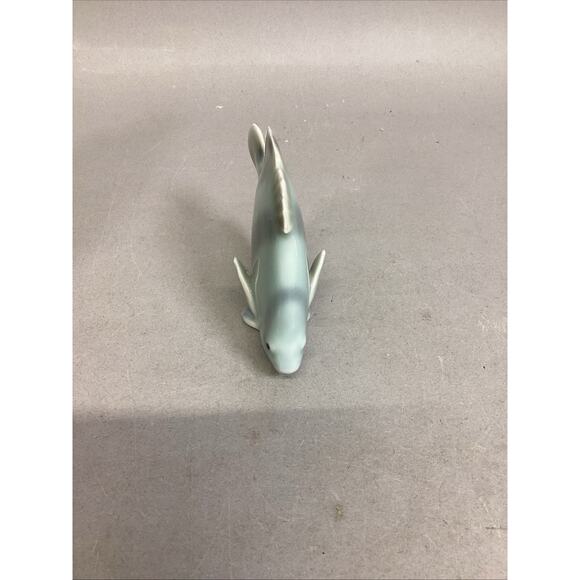 Vintage Porcelain Blue Fish Figurine - 4.25x1.5x3.25” - Picture 7 of 12